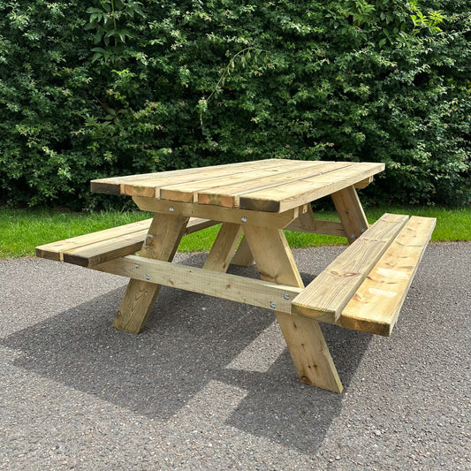 Round vs Pub Picnic Tables: Which Is Best for Families?