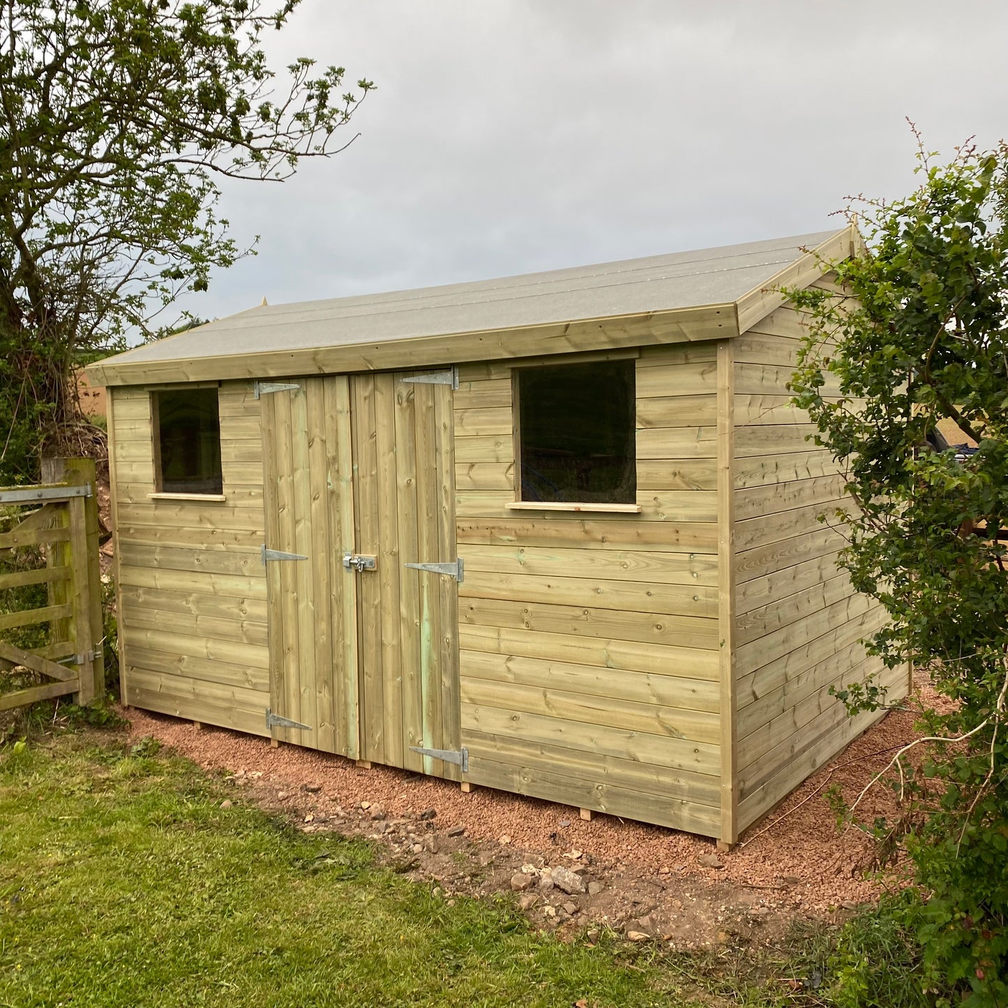 8x12 reverse apex shed with double doors and 2 windows